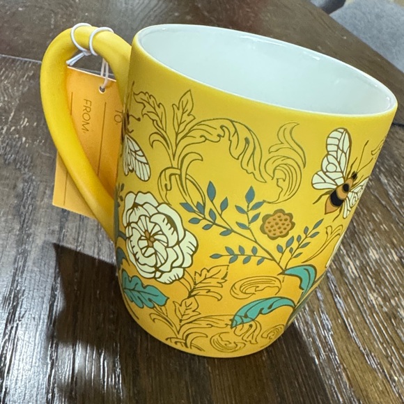 Petal and Pearl Yellow Honeybee Mug (matches Dwell Studios Season of Fancy Mugs) - Picture 3 of 5
